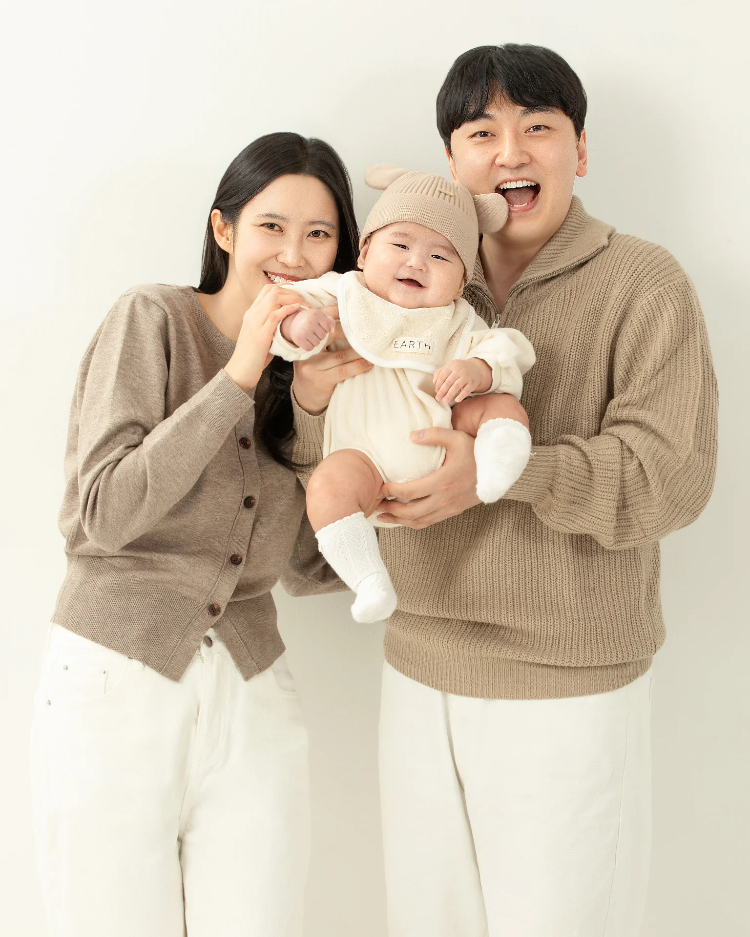 3인 가족사진